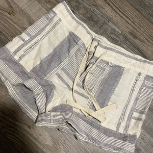 XS Lou and grey shorts with drawstring